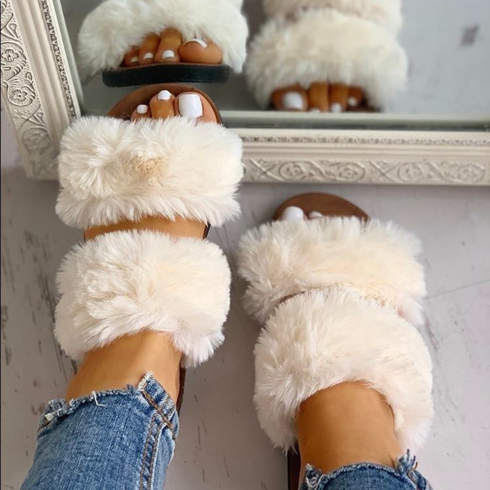 Sandals 🐑